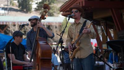Apres Ski Music at The Village at Palisades Tahoe