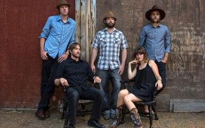 Dead Winter Carpenters